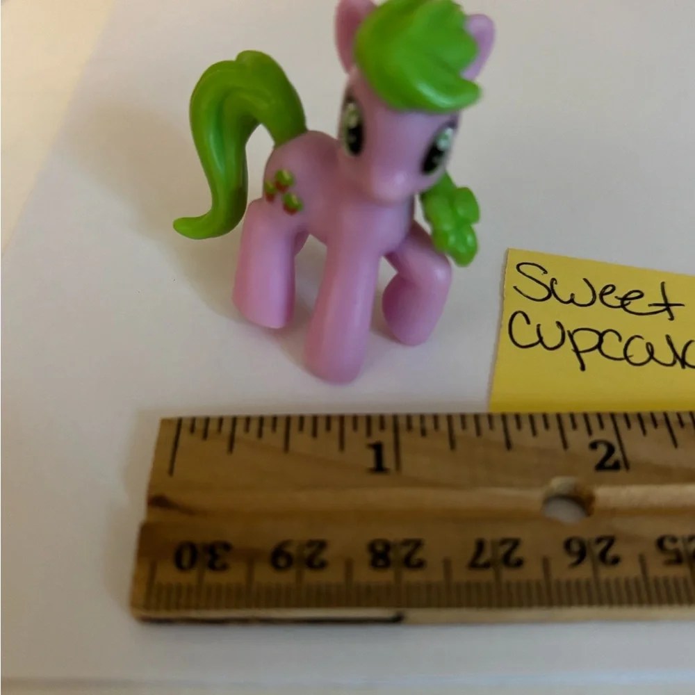 Sweet Cupcake 2” My Little Pony Figurine Collectible Mini Fig